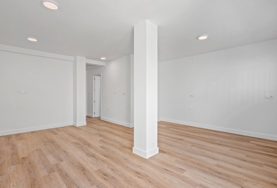 Resale - Doppelhaushälfte -
Benimar