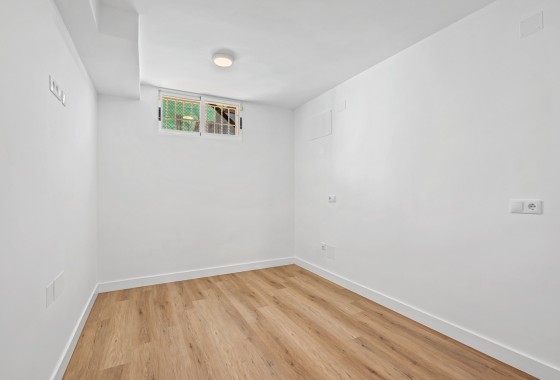 Resale - Doppelhaushälfte -
Benimar