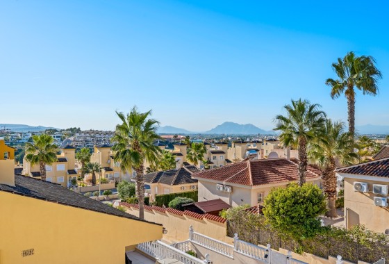 Resale - Doppelhaushälfte -
Benimar