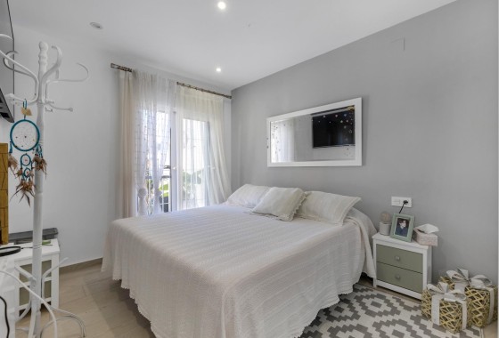 Resale - Wohnung Appartement -
Guardamar del Segura - Urbanizaciones