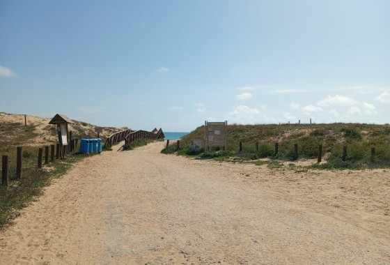 Resale - Wohnung Appartement -
Guardamar del Segura - Urbanizaciones