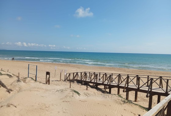 Resale - Wohnung Appartement -
Guardamar del Segura - Urbanizaciones