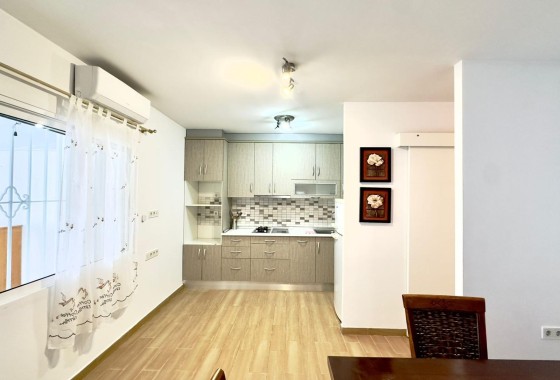 Revente - Appartement -
Torrevieja - El limonar