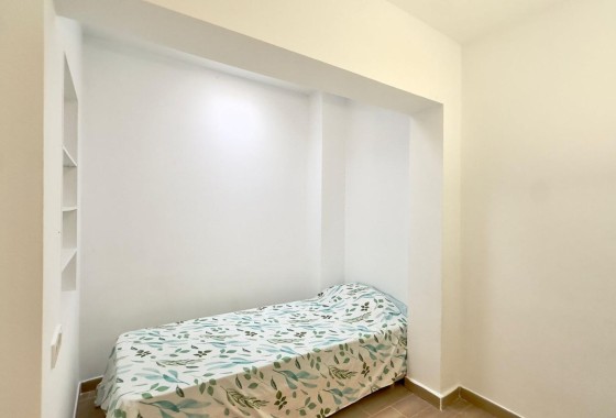 Revente - Appartement -
Torrevieja - El limonar