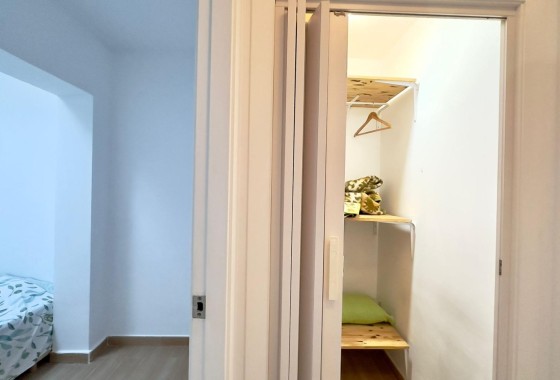 Revente - Appartement -
Torrevieja - El limonar