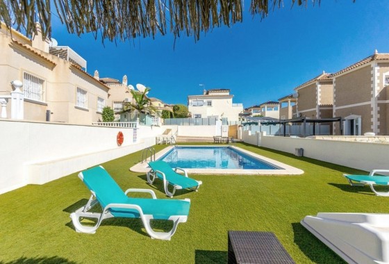 Herverkoop - Apartement Flat -
San Miguel de Salinas - Las filipinas
