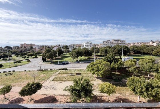 Revente - Appartement -
La Zenia