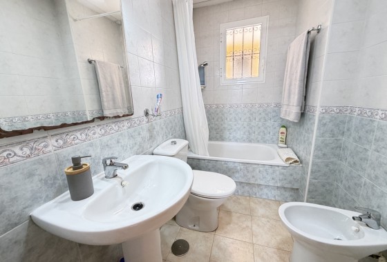 Revente - Appartement -
La Zenia