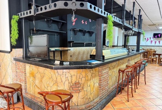 Herverkoop - Commercieel -
Torrevieja - Estacion de autobuses