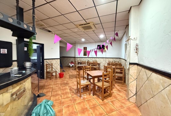 Herverkoop - Commercieel -
Torrevieja - Estacion de autobuses