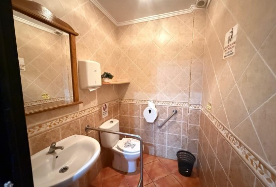 Herverkoop - Commercieel -
Torrevieja - Estacion de autobuses