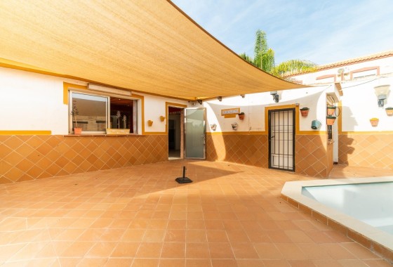 Venta - Chalet Independiente -
Torrevieja - Los altos