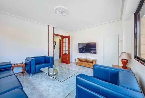 Herverkoop - Herenhuis -
Pinoso