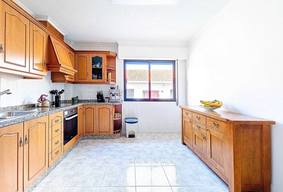 Herverkoop - Herenhuis -
Pinoso