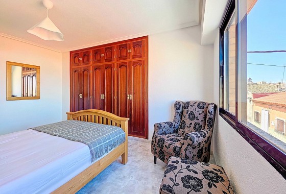 Herverkoop - Herenhuis -
Pinoso