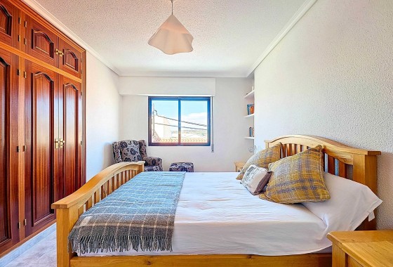 Herverkoop - Herenhuis -
Pinoso