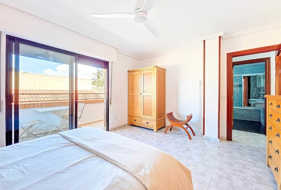 Herverkoop - Herenhuis -
Pinoso