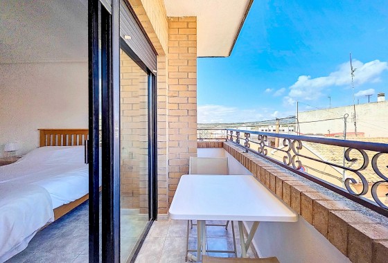 Herverkoop - Herenhuis -
Pinoso