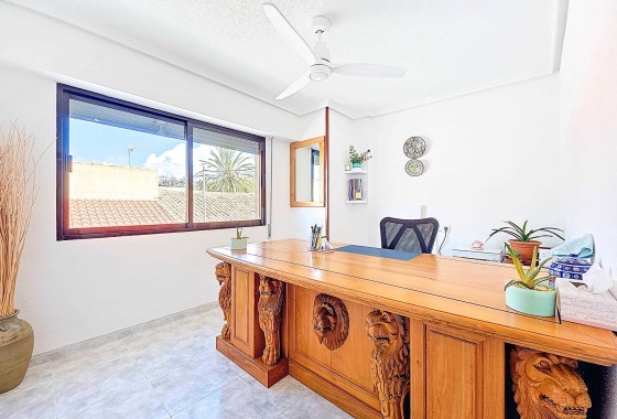 Herverkoop - Herenhuis -
Pinoso