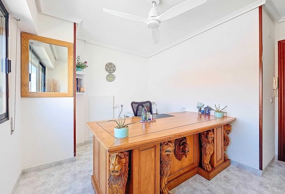 Herverkoop - Herenhuis -
Pinoso