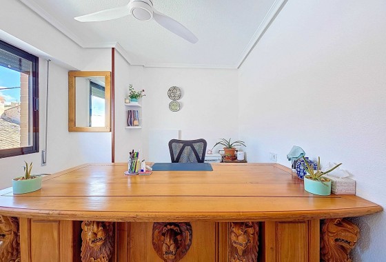 Herverkoop - Herenhuis -
Pinoso