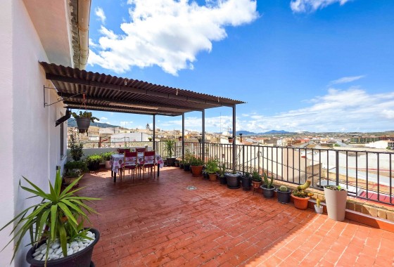 Herverkoop - Herenhuis -
Pinoso