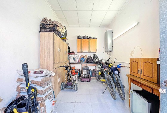 Herverkoop - Herenhuis -
Pinoso