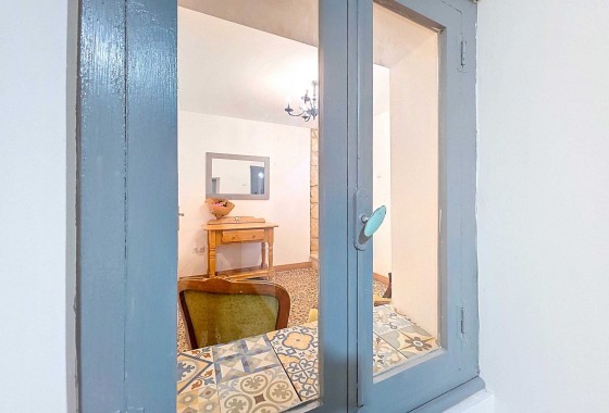 Herverkoop - Herenhuis -
Pinoso