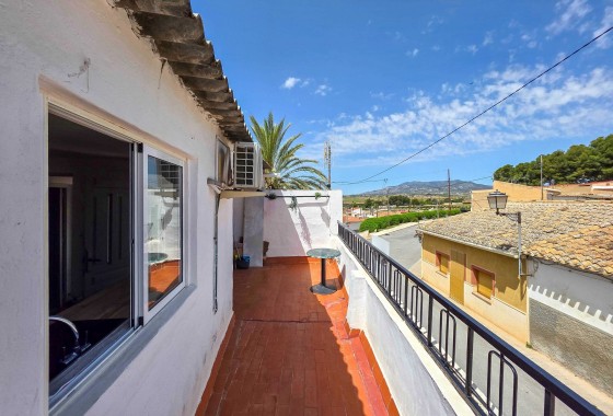 Herverkoop - Herenhuis -
Pinoso