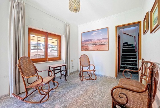 Herverkoop - Herenhuis -
Pinoso