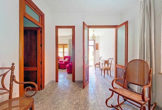 Herverkoop - Herenhuis -
Pinoso