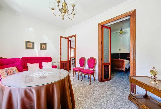 Herverkoop - Herenhuis -
Pinoso