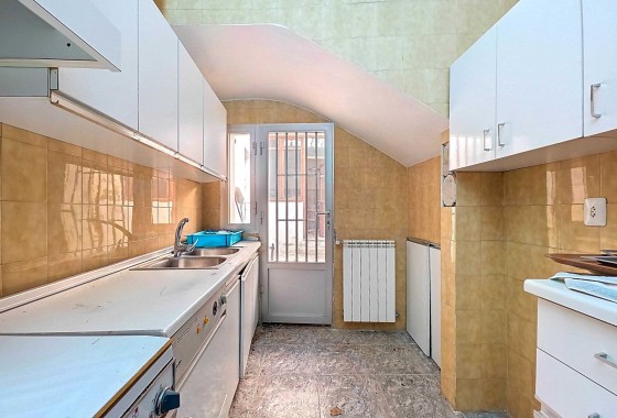 Herverkoop - Herenhuis -
Pinoso