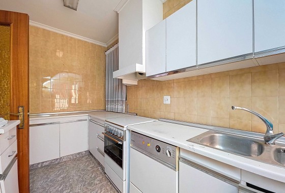 Herverkoop - Herenhuis -
Pinoso