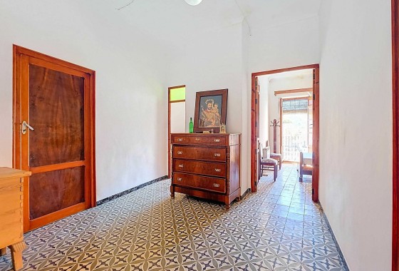 Herverkoop - Herenhuis -
Pinoso