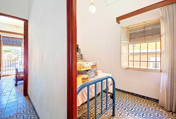 Herverkoop - Herenhuis -
Pinoso