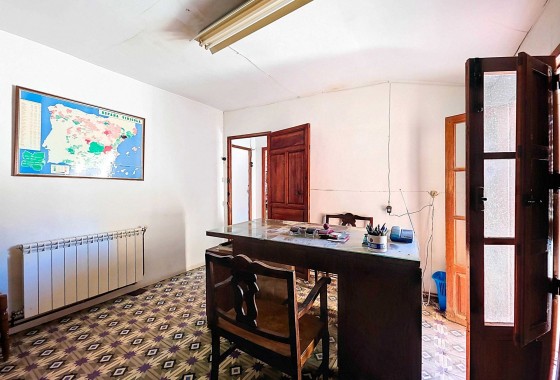 Herverkoop - Herenhuis -
Pinoso