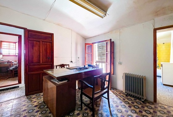 Herverkoop - Herenhuis -
Pinoso