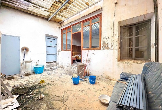 Herverkoop - Herenhuis -
Pinoso