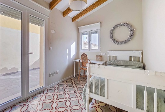 Sale - Herenhuis -
Pinoso