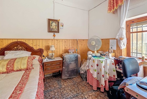 Sale - Herenhuis -
Pinoso