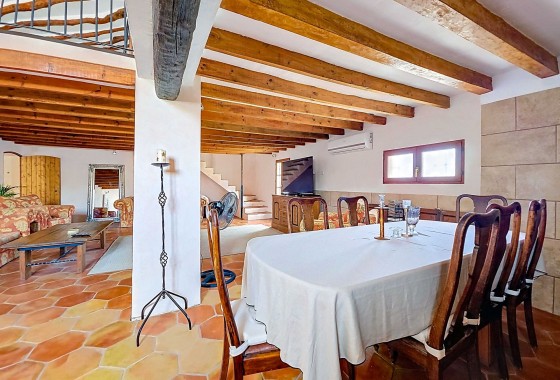 Resale -  -
La Alberquilla