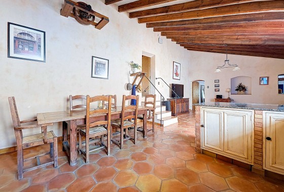 Resale -  -
La Alberquilla