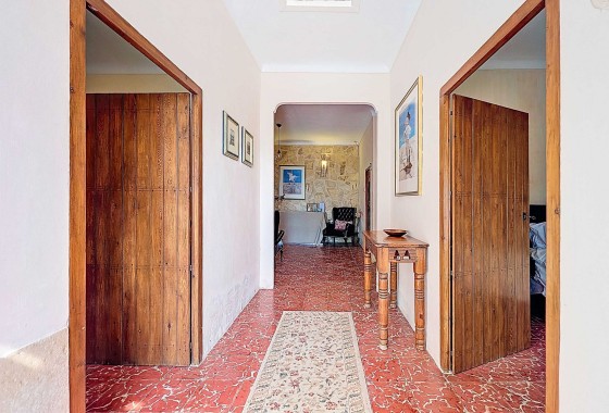 Resale -  -
La Alberquilla