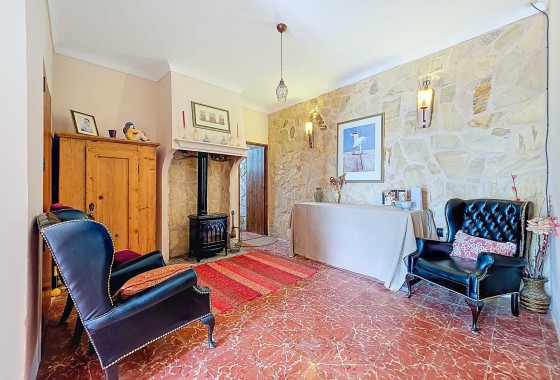 Resale -  -
La Alberquilla