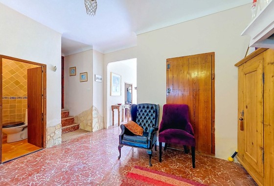 Resale -  -
La Alberquilla