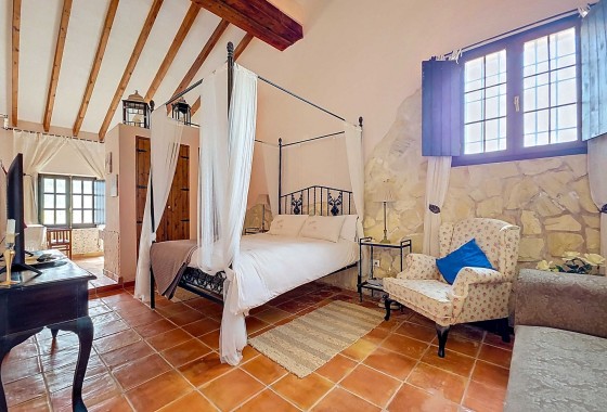 Resale -  -
La Alberquilla