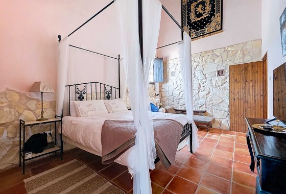 Resale -  -
La Alberquilla