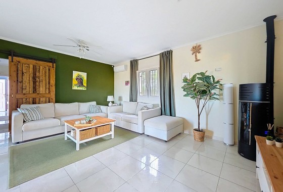 Herverkoop - Vrijstaande Villa -
La Zarza