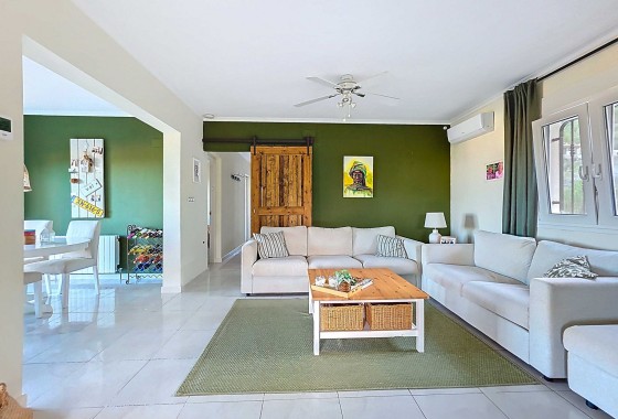 Herverkoop - Vrijstaande Villa -
La Zarza